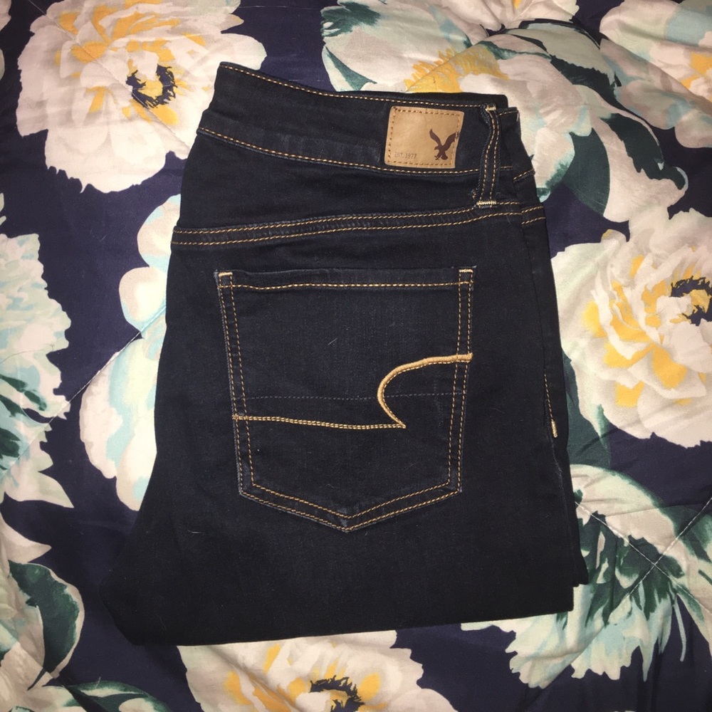 Dark wash AE Jeans 💓