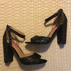 NWT Betsey Johnson Black Glitter heels 7.5
