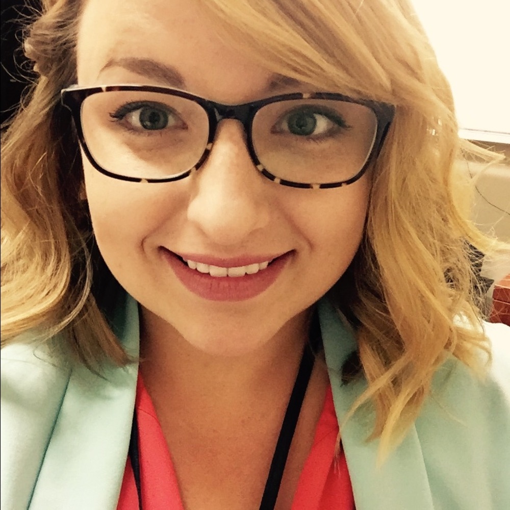 Meet your Posher, Casandra
