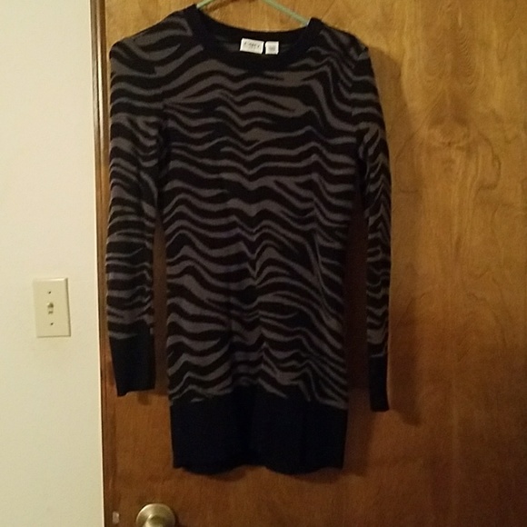 Sweater - Picture 1 of 2