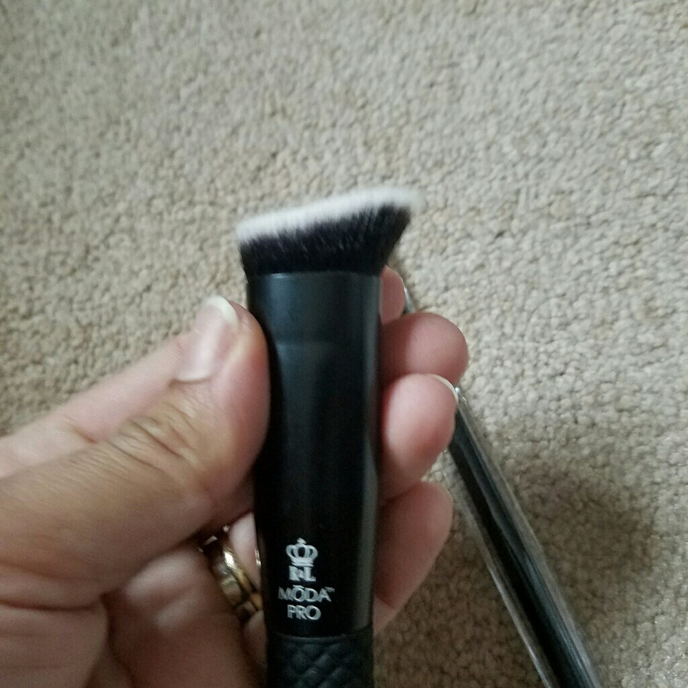 Moda pro brush NWOT - Picture 2 of 4