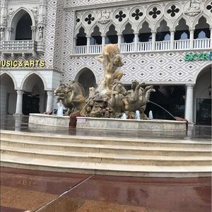 Meet your Posher, Binubia