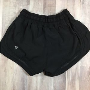 Lululemon Hotty Hot Shorts in Black Size 4