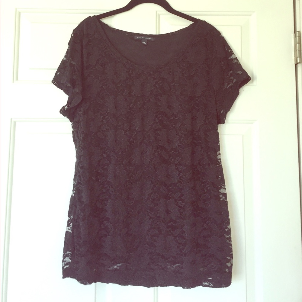 Banana Republic black short-sleeved lace blouse