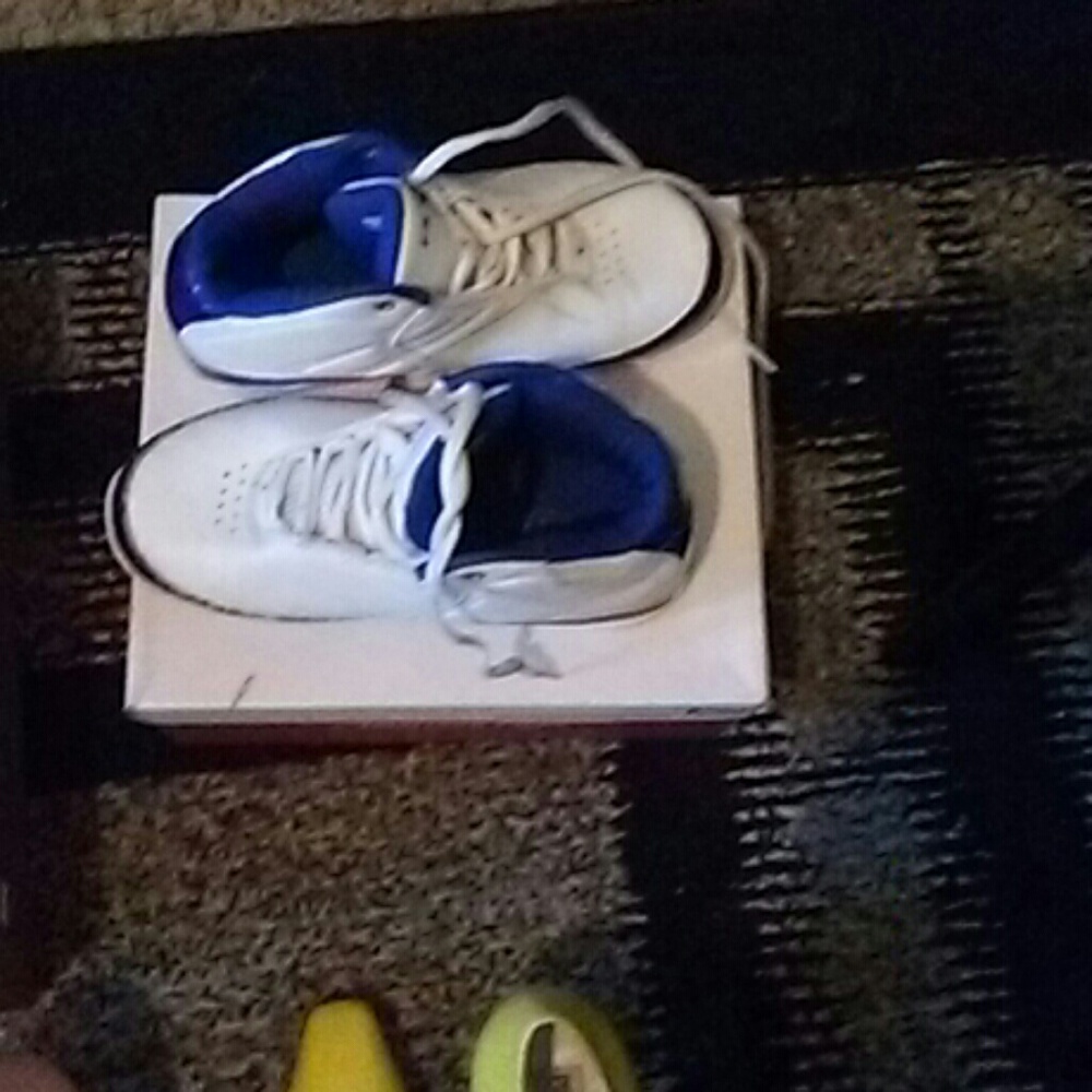 Shoes - Picture 2 of 4