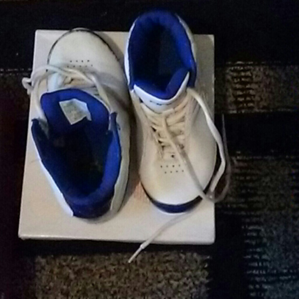 Shoes - Picture 3 of 4