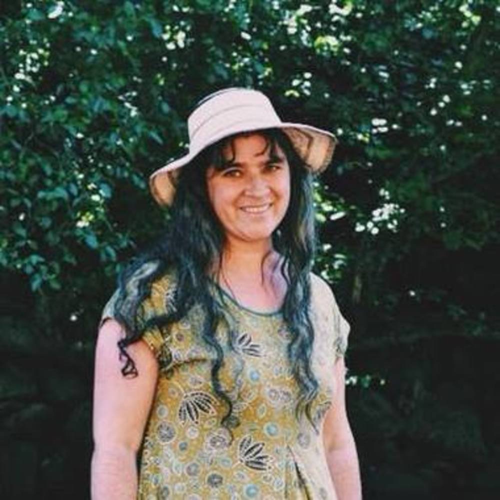 Meet your Posher, Rebeca