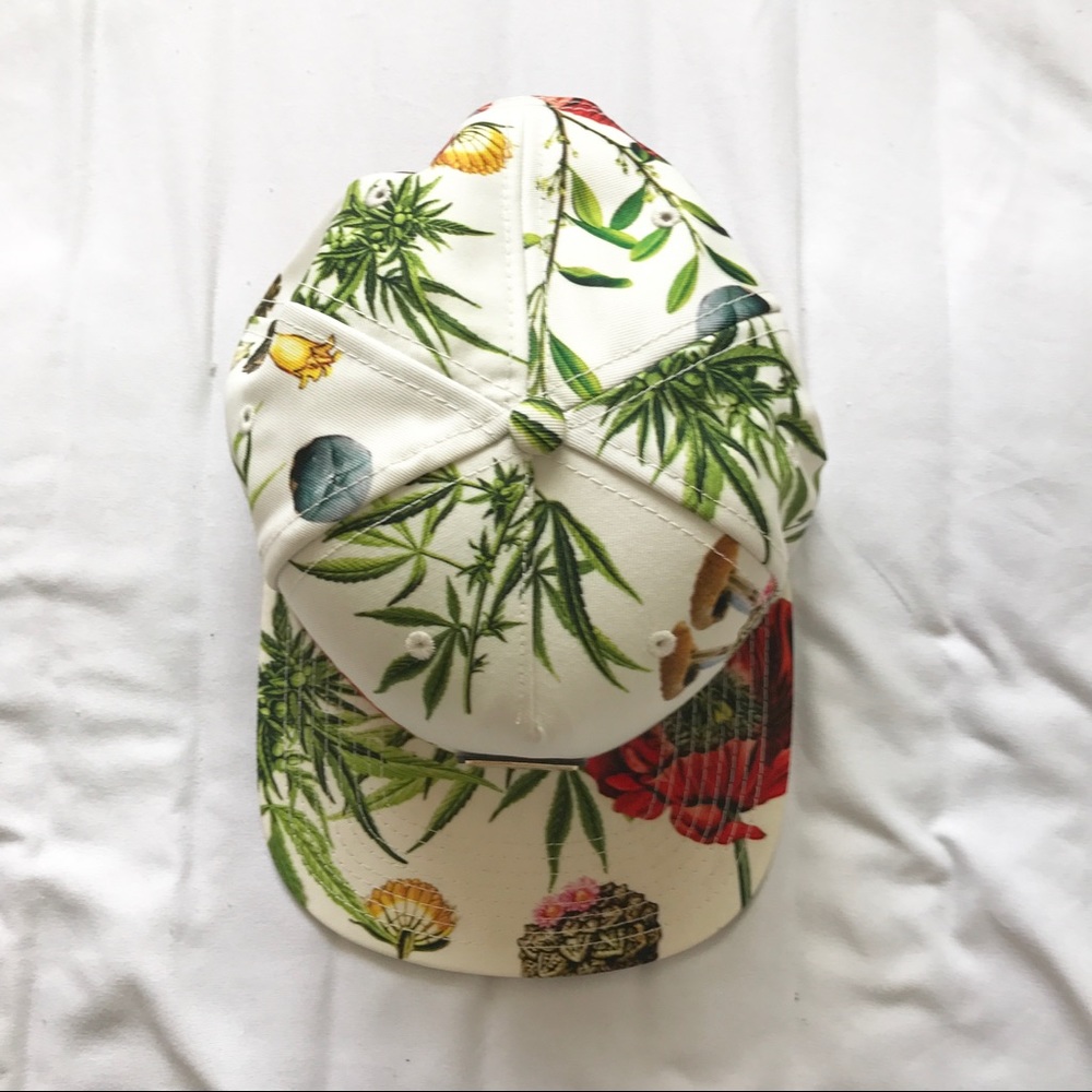 Never been worn: Tropical Floral Flat Brim Cap