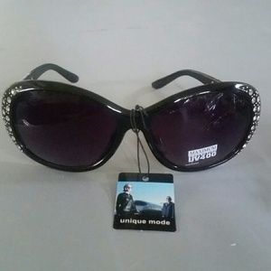 Black Sunglasses with flower accent