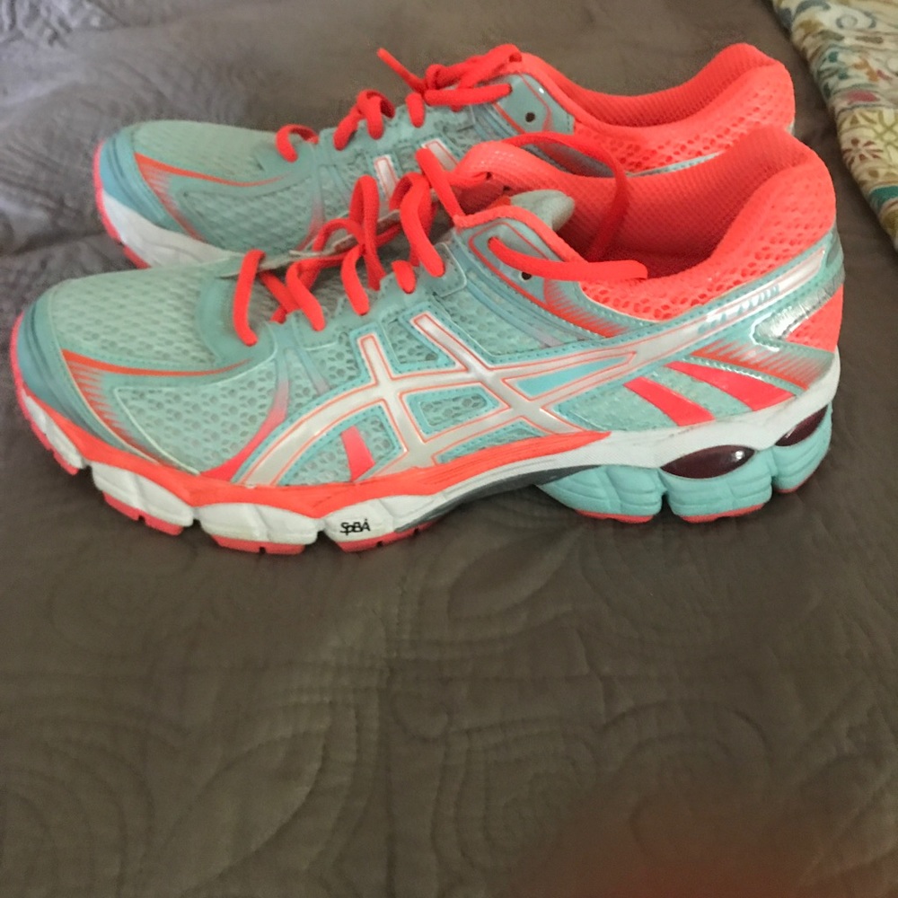 Running shoes