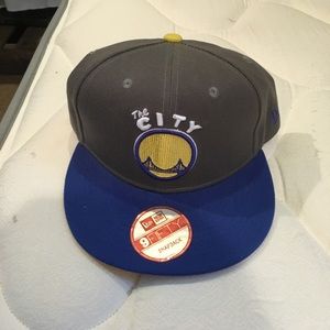 Almost new golden state snap back