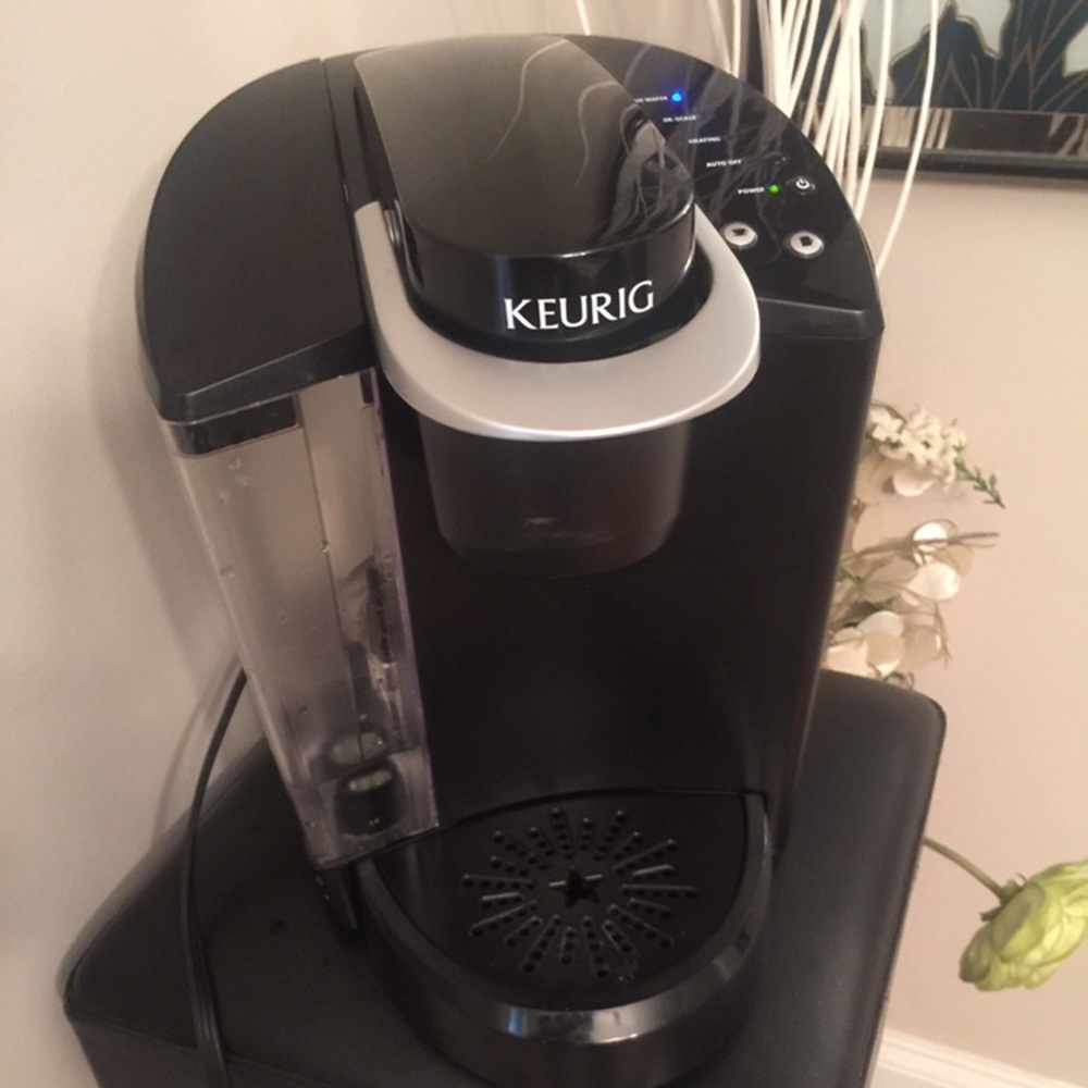 KEURIG coffee maker