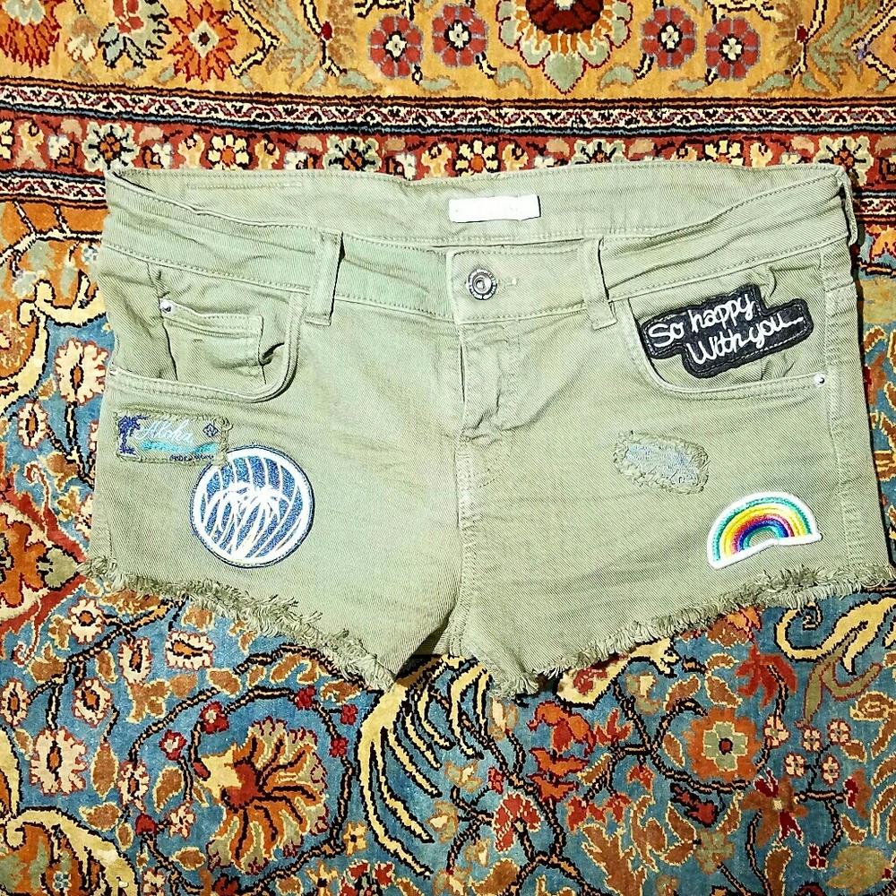 Bershka shorts size 4