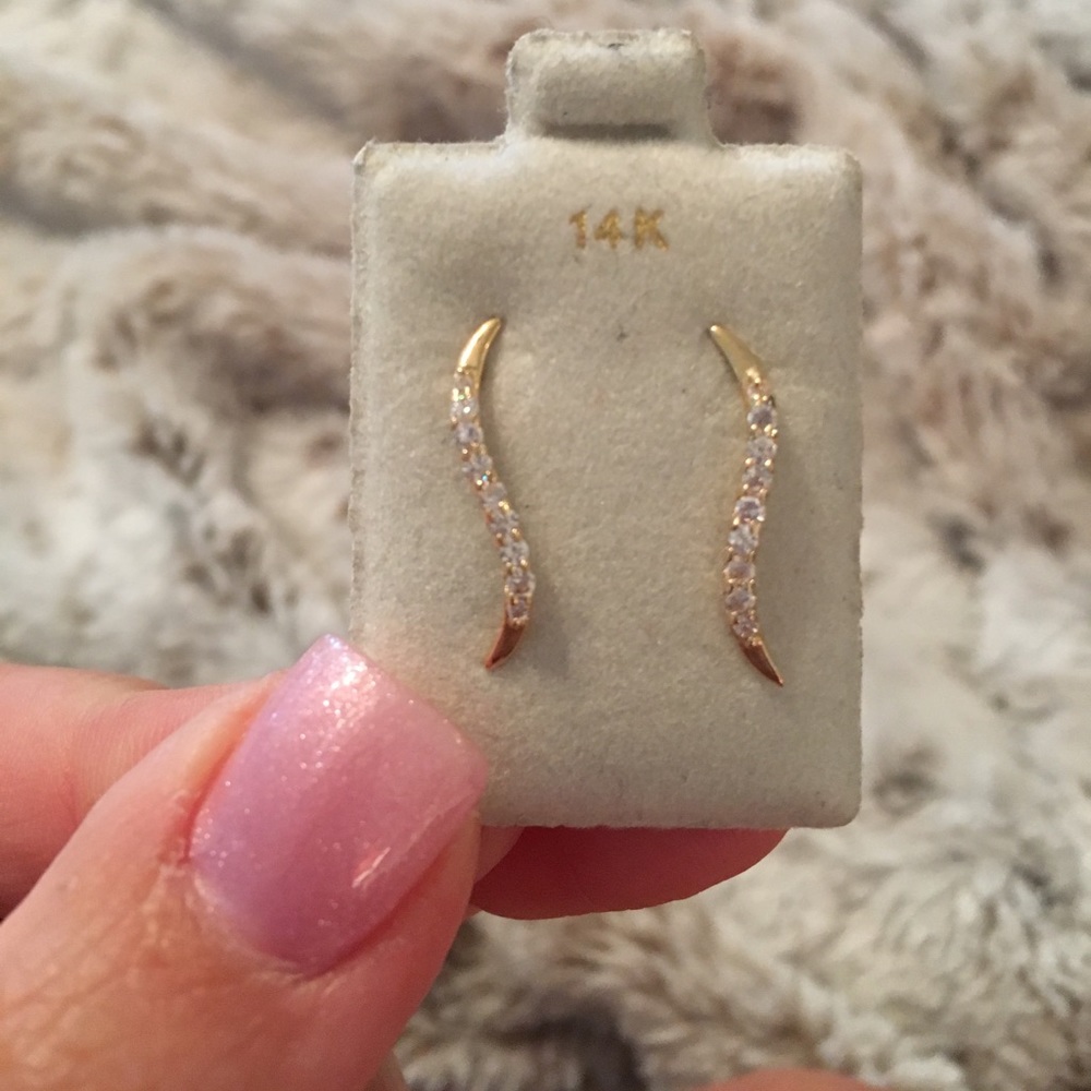 14k gold earrings - never worn!!