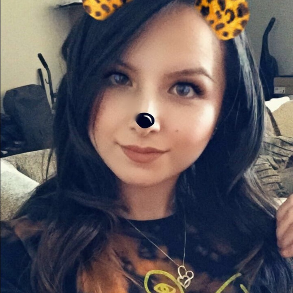 Meet your Posher, Ashley