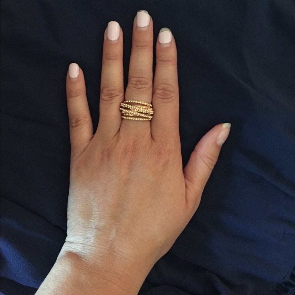 NWOT Rose 🌹 gold & Rhinestone 💎 adjustable ring