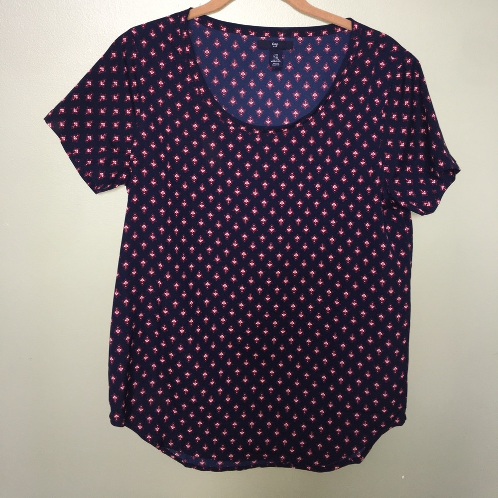 Short sleeve shirt with pattern