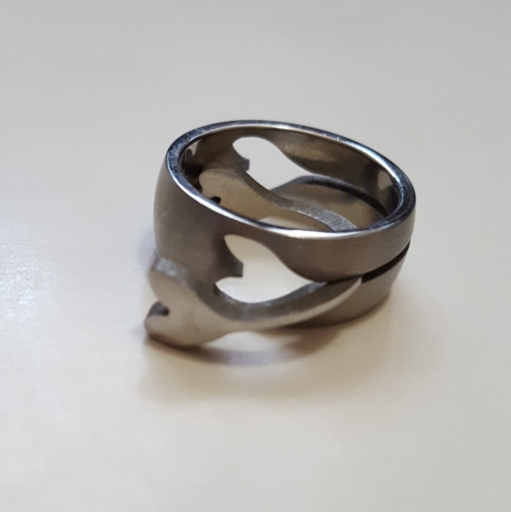 🚫SOLD🛇 Titanium Laser Cut Heart Ring (size: 5)