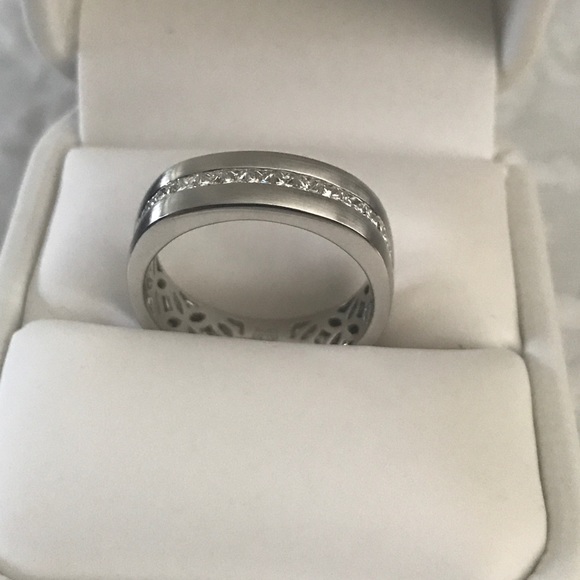 SimonG Men's Diamond Band - Picture 2 of 3