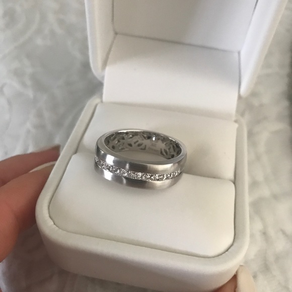 SimonG Men's Diamond Band - Picture 3 of 3