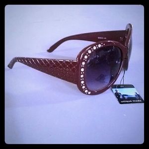 Wine Sunglasses with quilted pattern