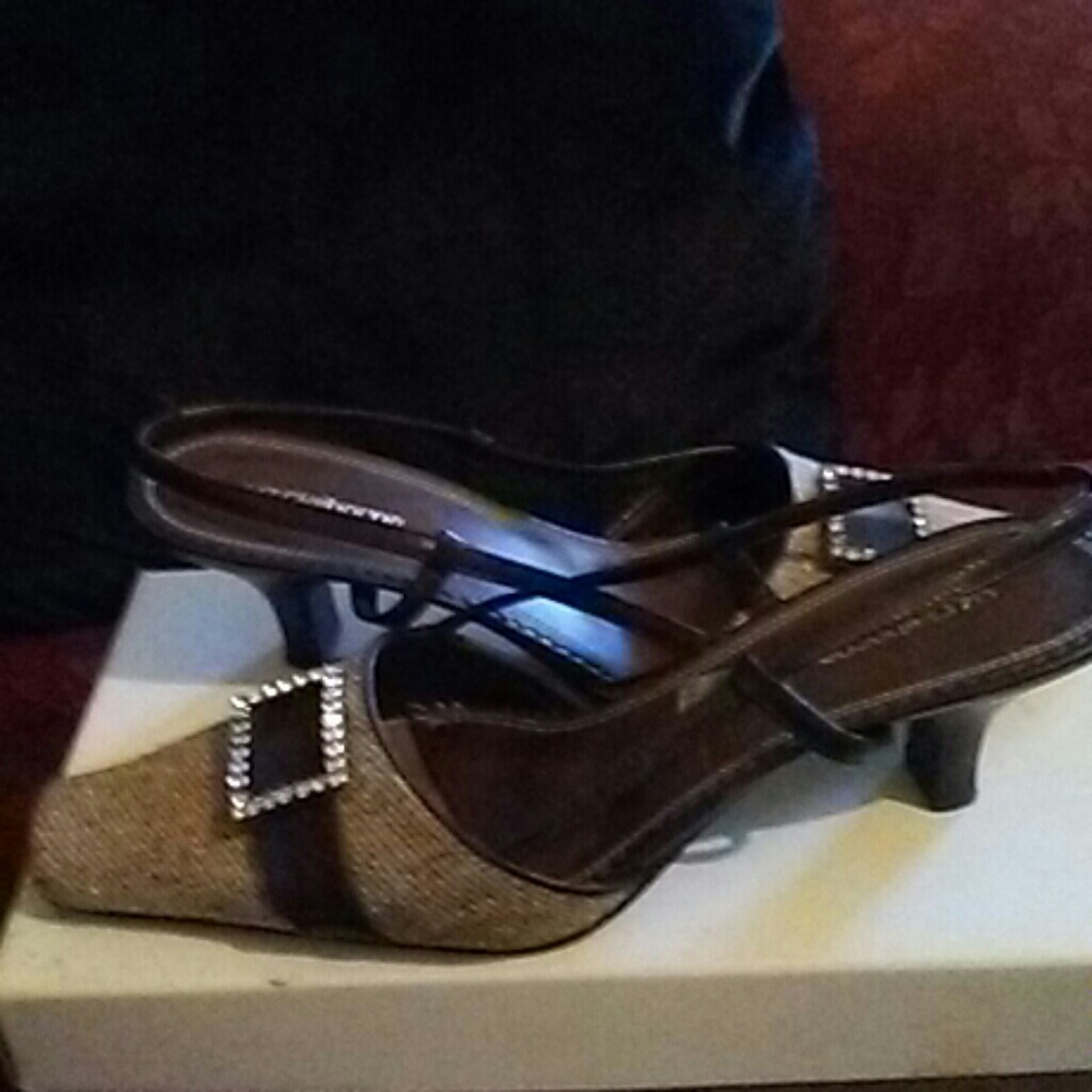 Shoes - Picture 3 of 4