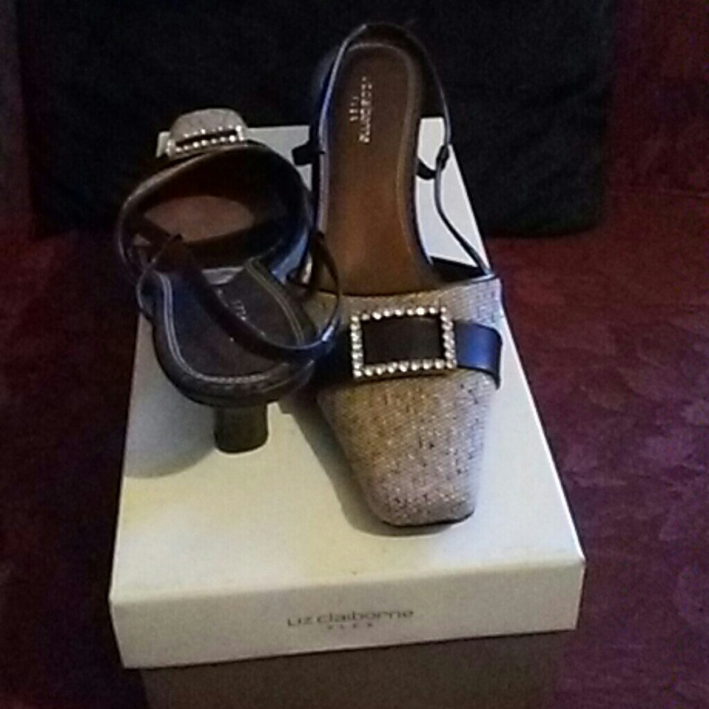 Shoes - Picture 4 of 4