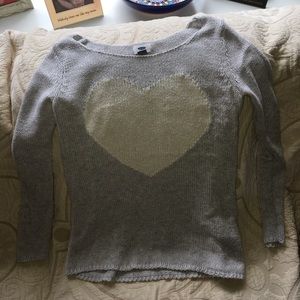 Gray and white heart old navy knit sweater