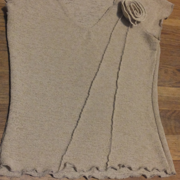 Cream Top w/ Floral Corsage - Picture 6 of 8