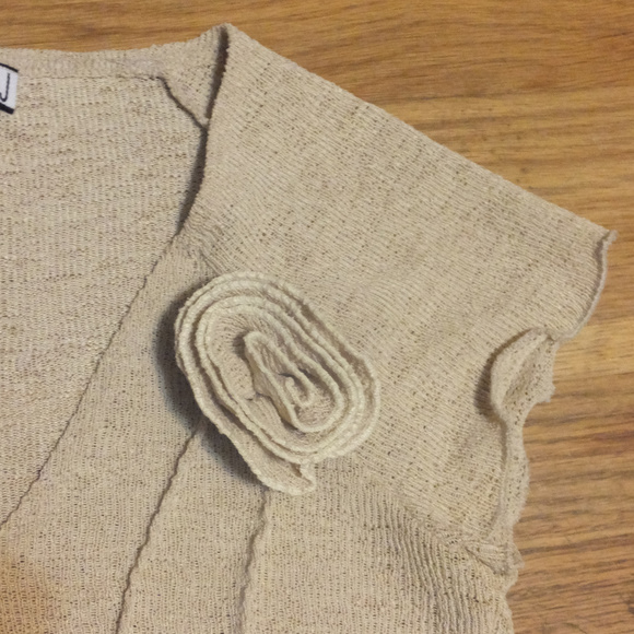 Cream Top w/ Floral Corsage - Picture 3 of 8