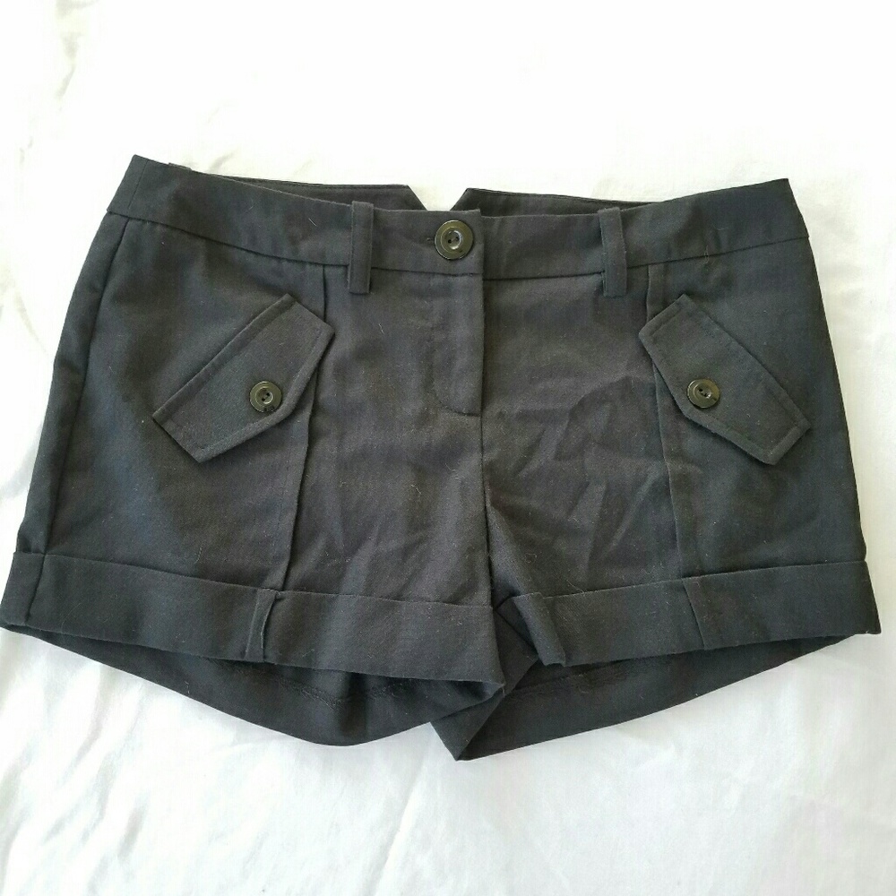 Grass Collections black shorts size M