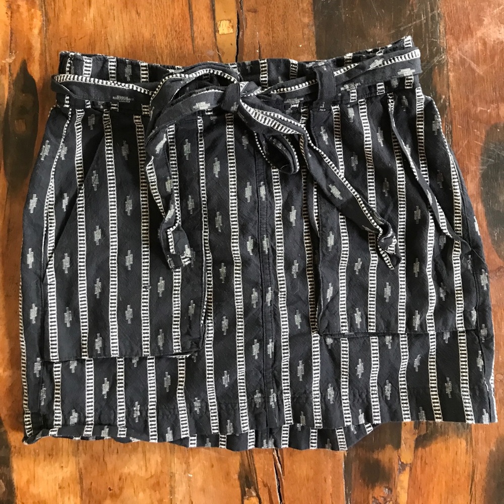 Old Navy Aztec high waisted skirt