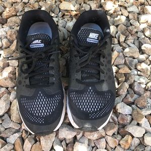 Black and white nikes