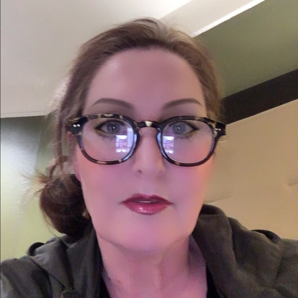 Meet your Posher, Shelly