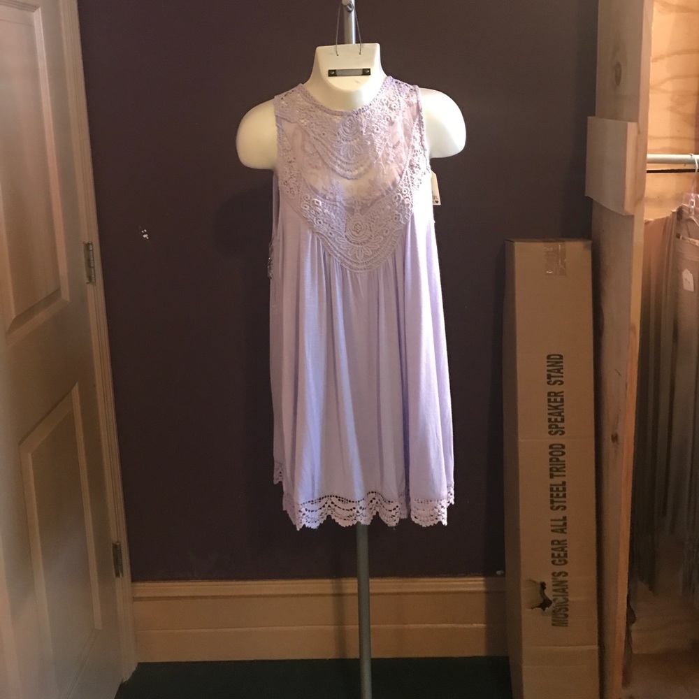 BUNDLE OF DRESSES - Picture 2 of 3