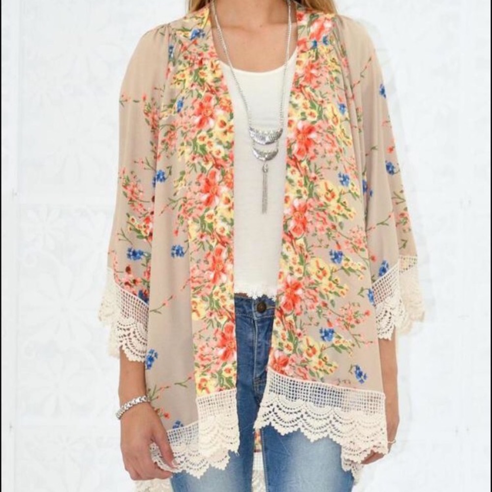 Umgee floral kimono