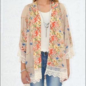 Umgee floral kimono