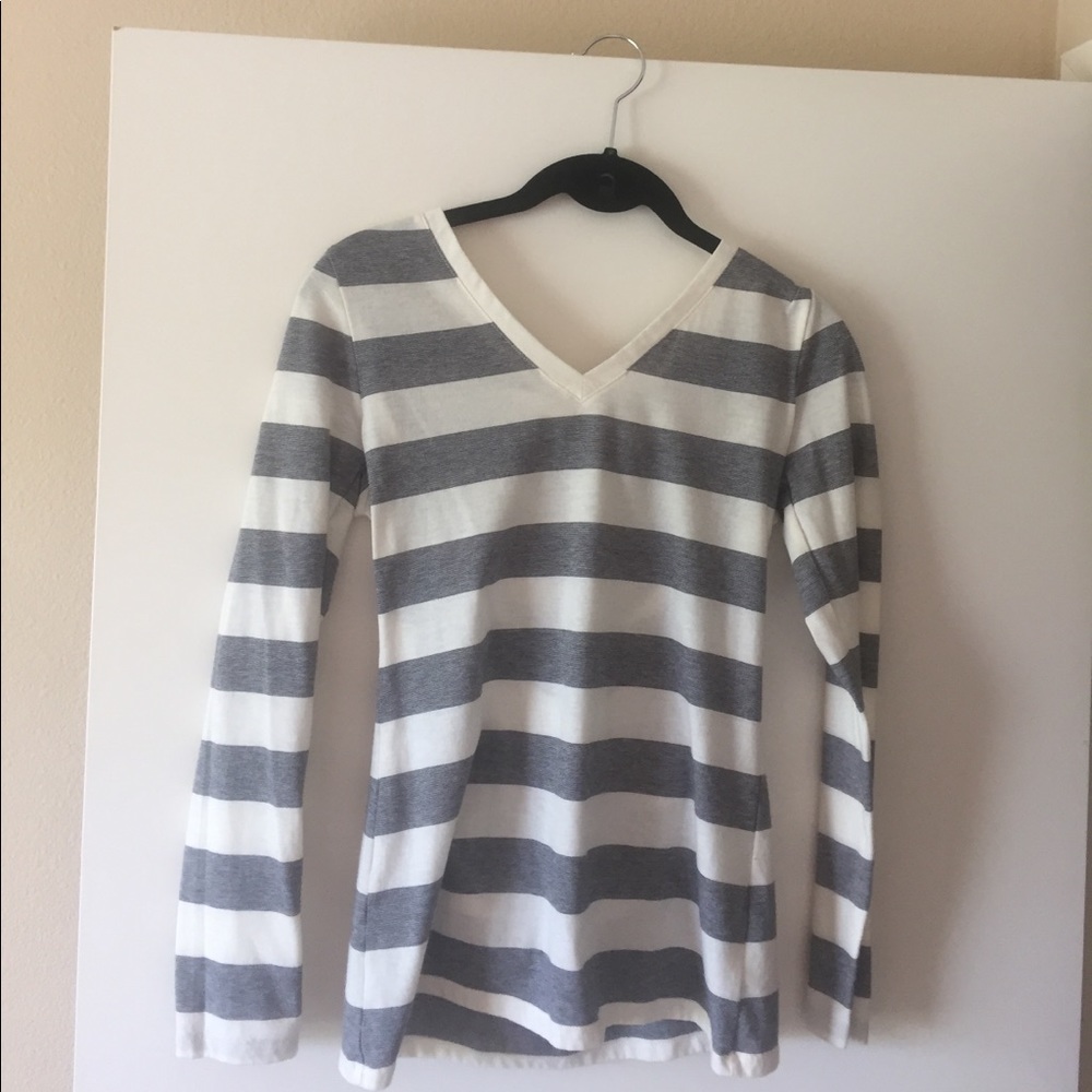 Old Navy V Neck Long Sleeve