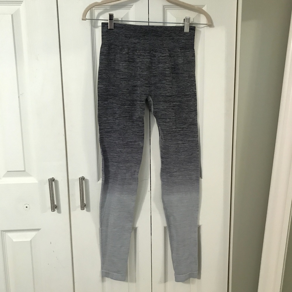 Gray ombré leggings