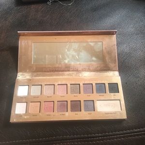 IT cosmetics naturally pretty palette