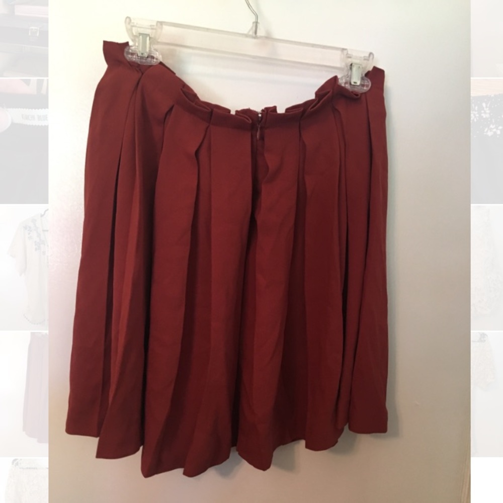 Orange pleated skirt Forever 21