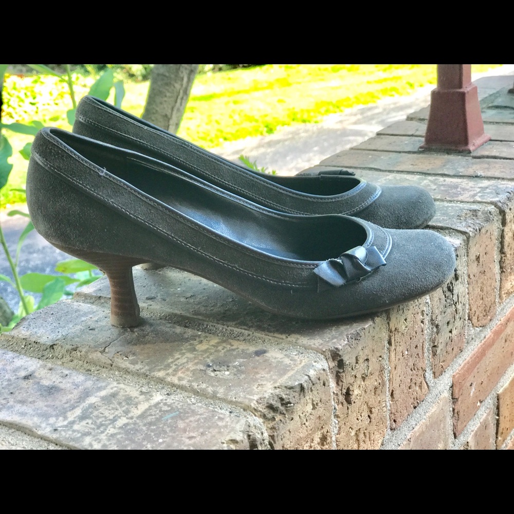 Gray suede Steve Madden heels size 9