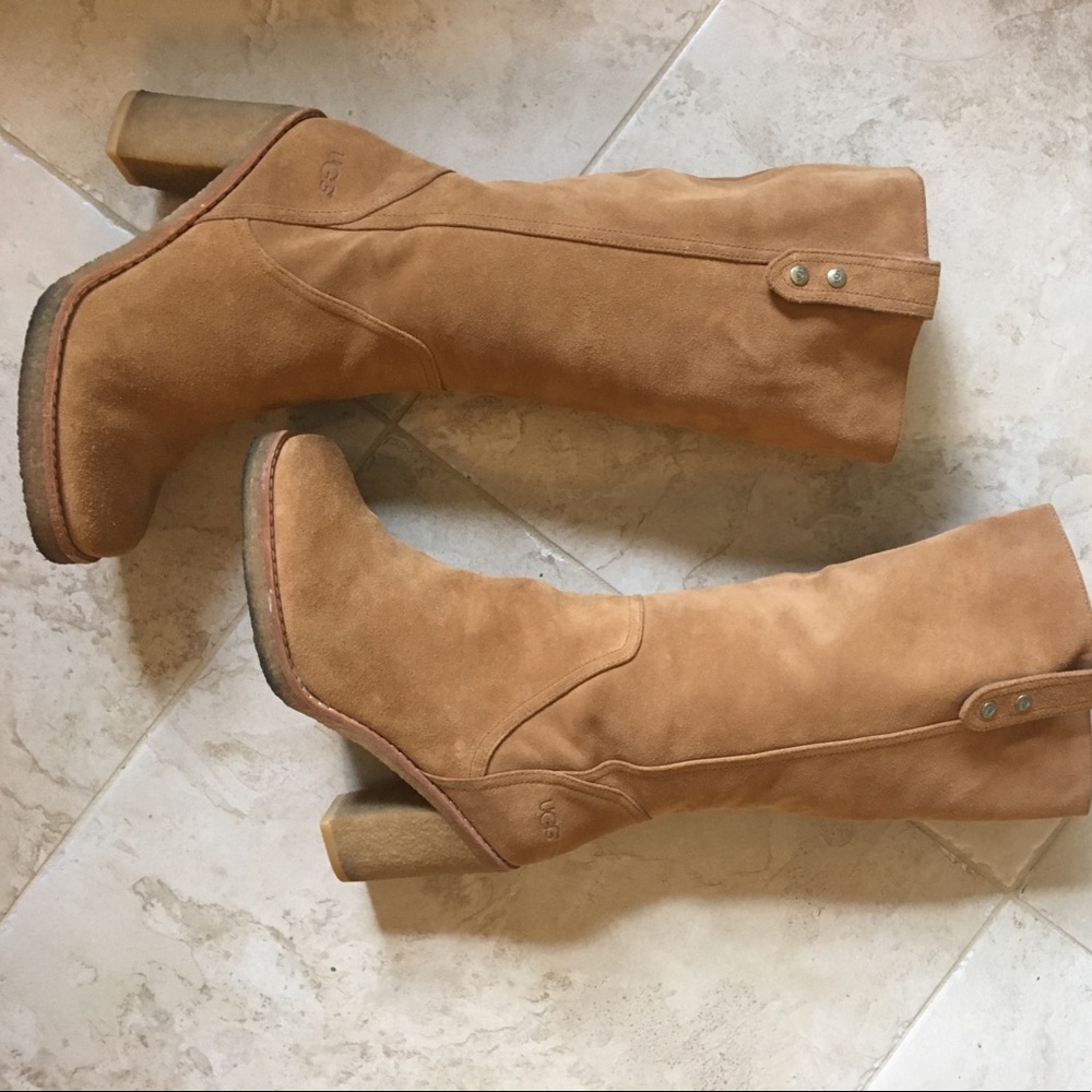 Ⓜ️Ugg Australia Josie Boot size 9