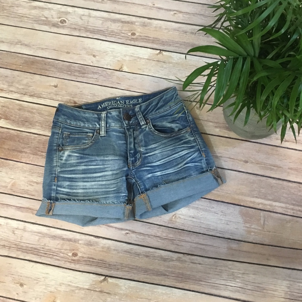 NEW American Eagle Outfitters Midi Shorts