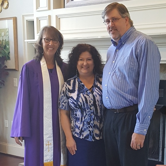 Meet your Posher, Beth - Picture 2 of 3