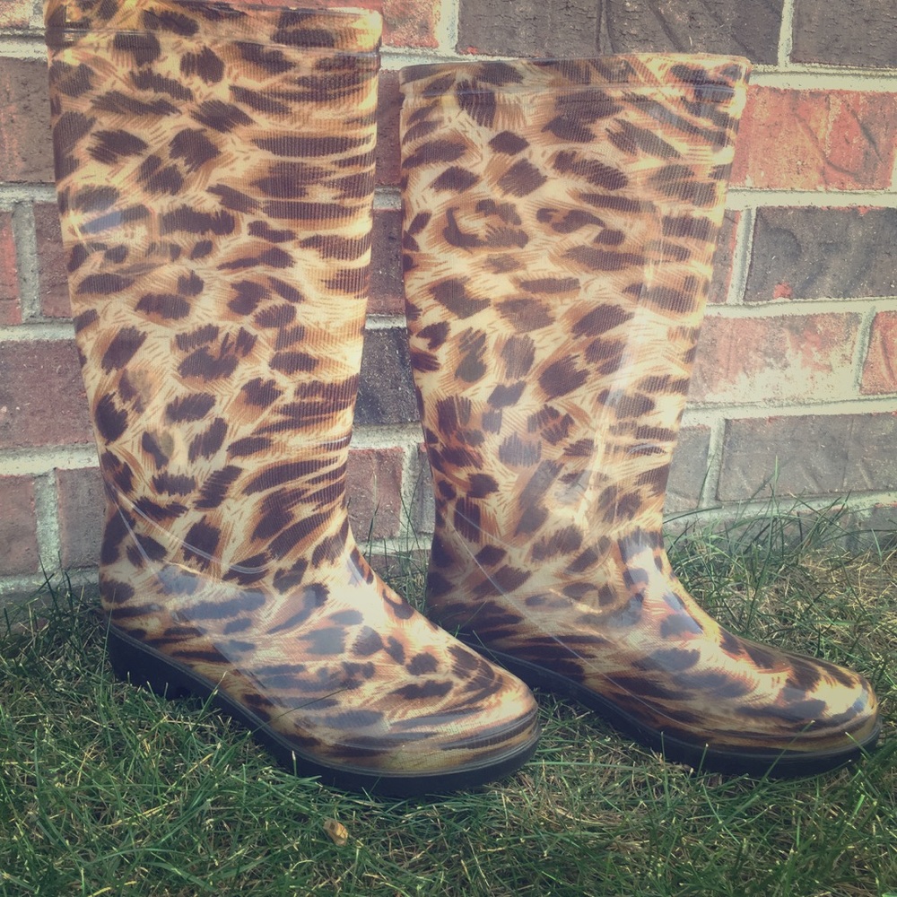 Cheetah print rainboots