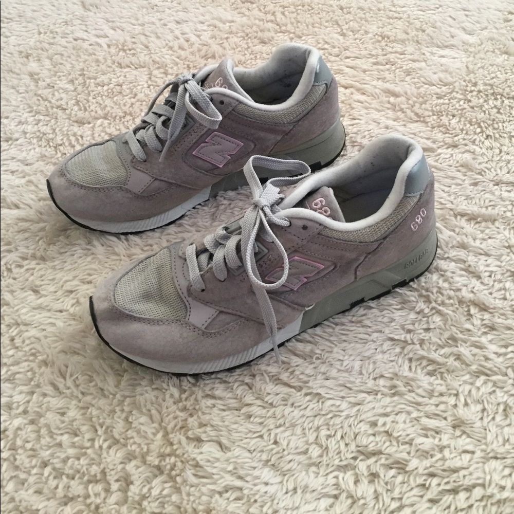 New Balance 680 tennis shoes