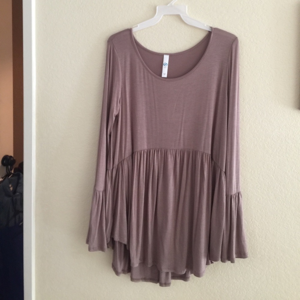 Mauve peplum shirt with bell sleeves