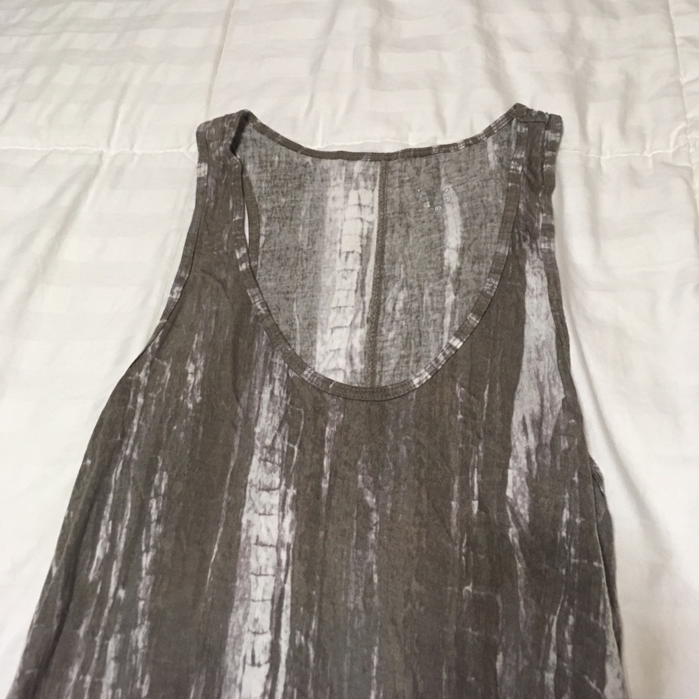 Patterned Tank top - Picture 2 of 3