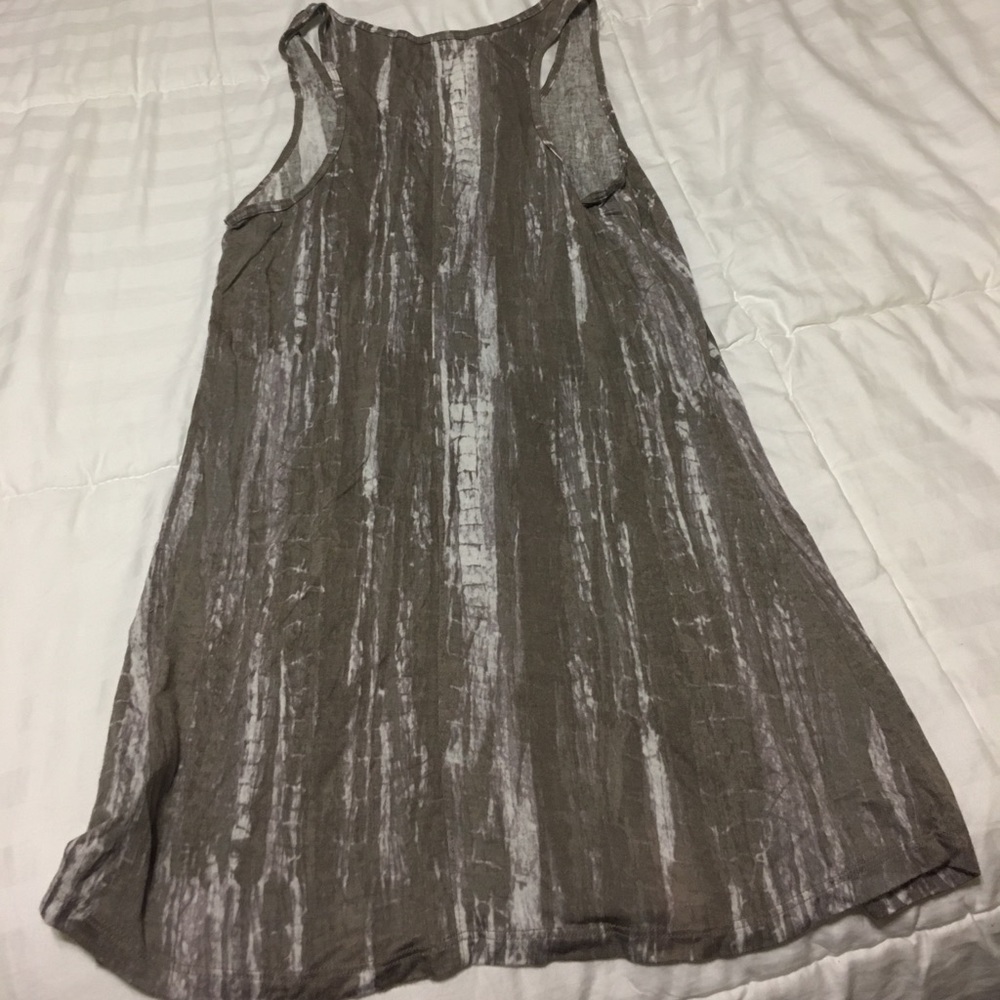 Patterned Tank top - Picture 3 of 3